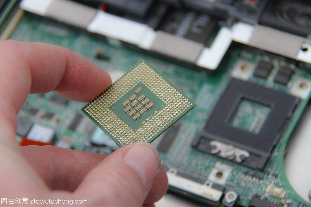 電腦維修概念特寫視圖。計算機服務。男士代表