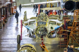 俄軍機修理廠出現中文錦旗